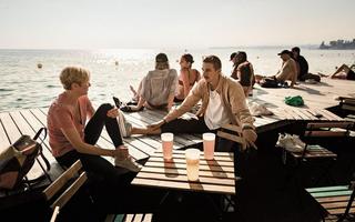  Hat viele französische Gäste: Lausanne mit dem Genfersee.