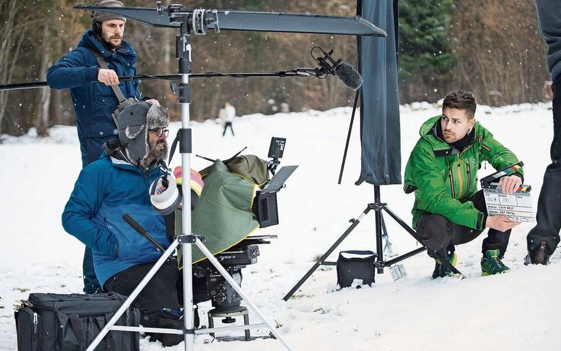 Dreharbeiten der US-amerikanischen Produktion «The Man With the Silver Case» im Berner Oberland. 