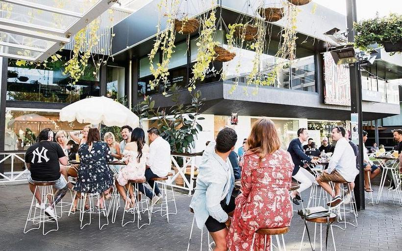 Gemütliches Beisammensein in Brisbanes In-Quartier The Valley.