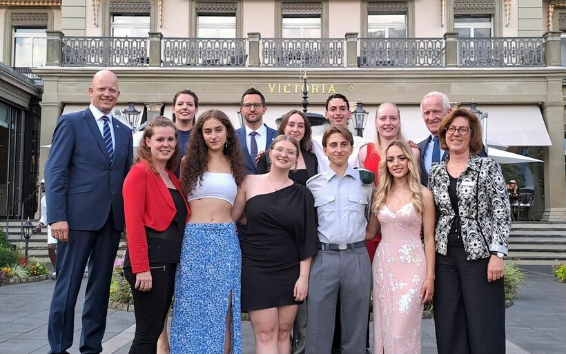 Bild der Abschlussgänger des Hotel Victoria-Jungfrau