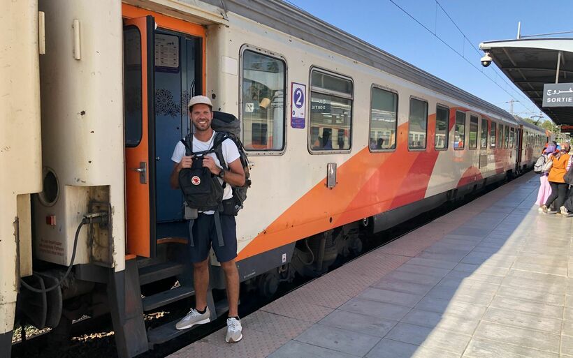 Weltenbummler Patric Schönberg reist per Zug durch Marokko.