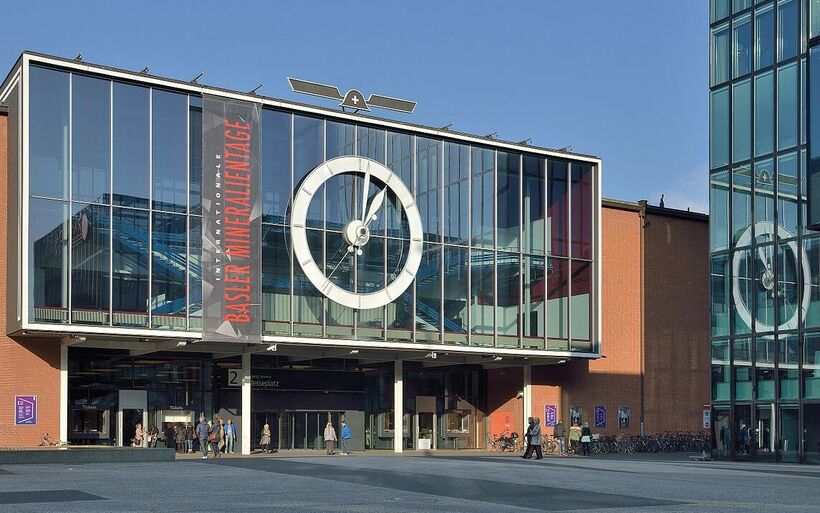 Eingang zur Halle 2 auf dem Basler Messegelände
