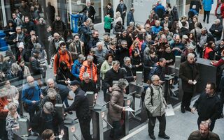 Besuchende an der FESPO & Golfmesse