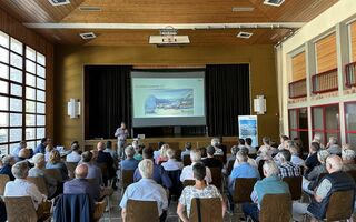 Bild der GV der Rosswald Bahnen AG