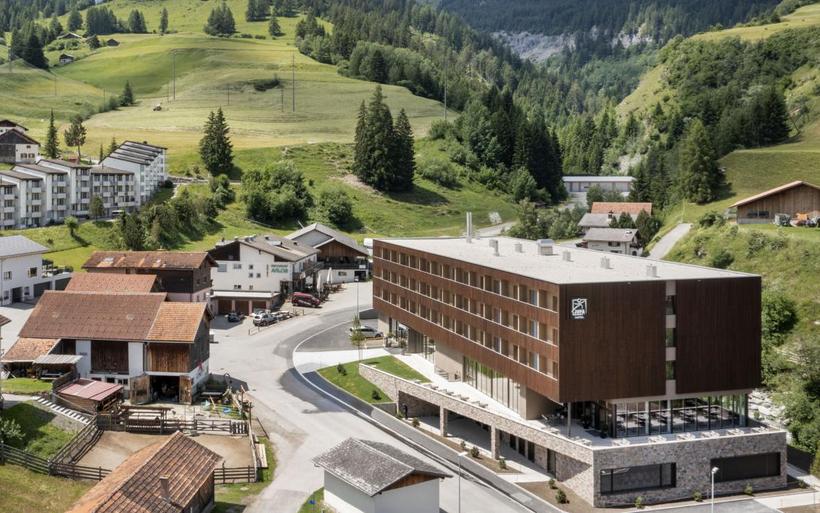 Aussenansicht Hotel JUFA Savognin