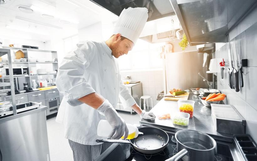 Effiziente Kochfelder verbrauchen deutlich weniger Strom als konventionelle Platten.