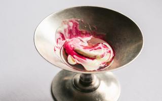 Damaszener-Rosen-Glace und Randensaft.