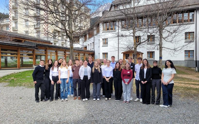 Gruppenbild Teilnehmende Future Hoteliers Challenge der EHL Hotelfachschule Passugg