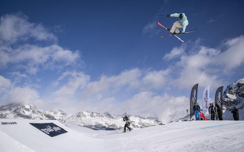 Dank der neuen Kooperation können nun auch Tickets für die Freestyle-Weltmeisterschaft direkt  im Engadin Experience Shop gebucht werden. 