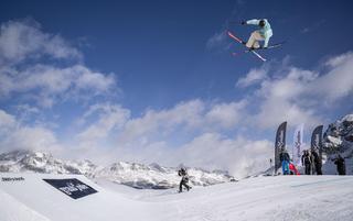 Dank der neuen Kooperation können nun auch Tickets für die Freestyle-Weltmeisterschaft direkt  im Engadin Experience Shop gebucht werden. 