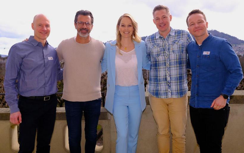 Bild der Referenten und der Moderatorin