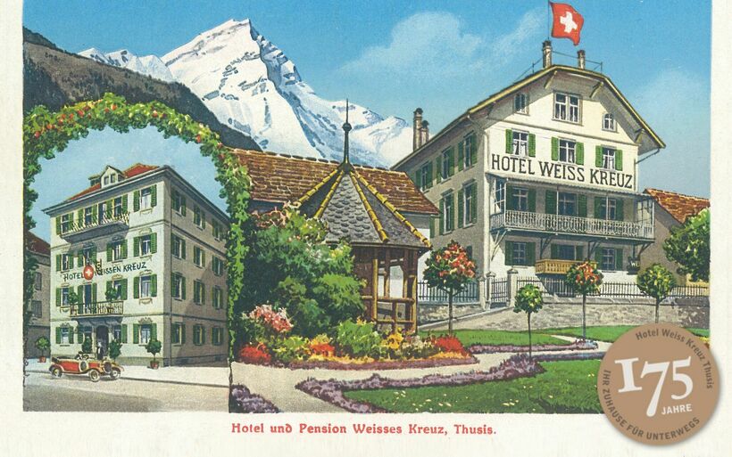 Postkarte aus den Dreissigerjahren mit unterschiedlichen Ansichten des Hotels Weiss Kreuz in Thusis.