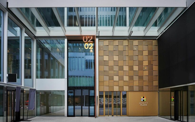 Eingang Hyatt Place Zürich Airport The Circle