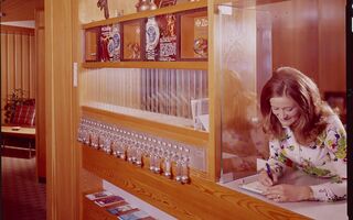 Receptionistin im Hotel Mischabel