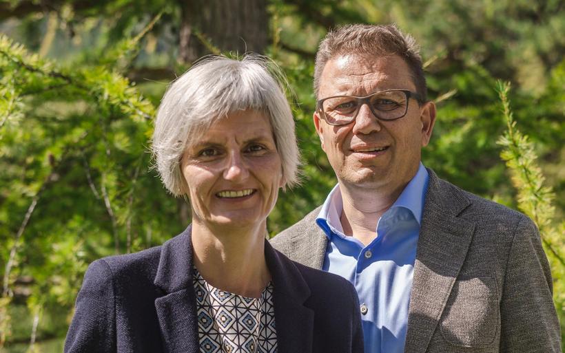 Das Direktionsehepaar Yvonne Urban und Martin Scherer verlässt das Hotel Saratz Ende der Wintersaison  2024.