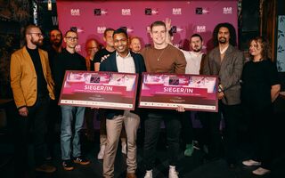 Die Finalistinnen und Finalisten der 13. «Schweizer Nullpromille Trophy» mit den Siegern Praveen Paul und Tobias Schwingshackl (v.l.)