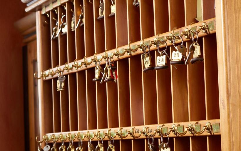 Zimmerschlüssel in der Lobby