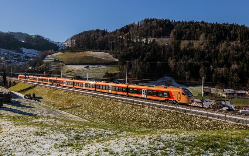 SOB-Zug bei Brunnadern.