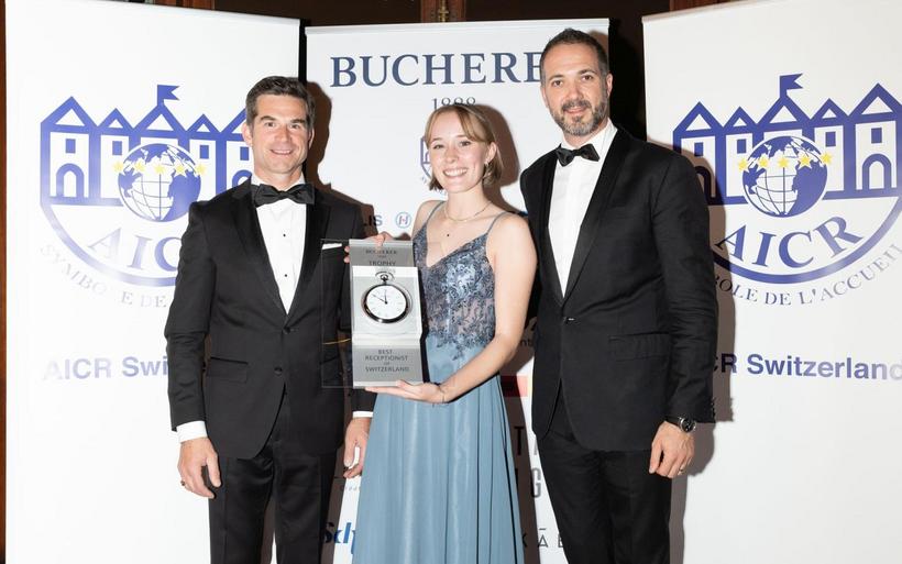 Damien Riedo, Direktor von Bucherer Lausanne, Carmen Többen, Romain Aranda, Präsident der AICR Schweiz (v.l). 