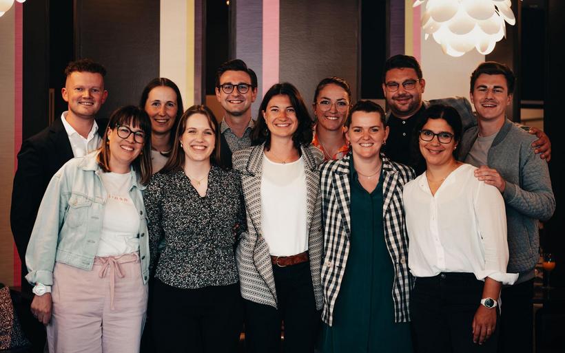 Junge Personen aus der Tourismusbranche