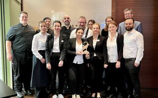 Das Team vom «Waldstätterhof» mit Direktor Thorsten Fink (hinten rechts) 