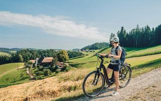 Tourengast von Private Selection Hotels & Tours auf nachhaltiger Fahrradreise durchs Emmental von Hotel zu Hotel. 