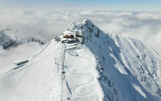 Bild Glacier 3000 im Schnee mit Sonnenschein