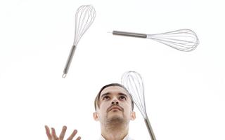 Le pâtissier Othmane Khoris en action