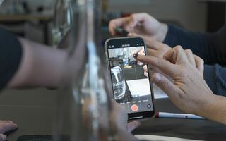 Im Videokurs von Iris Müller lernten die Teilnehmenden, wie mit dem Handy ansprechende Videoaufnahmen gelingen. 