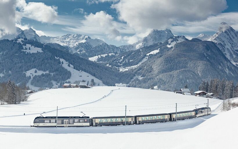 Belle-Epoque-Zug der MOB im Winter