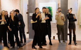 Gäste an der Eröffnung des «Dior The Christmas Tree» Reveal Cocktail 