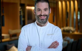 Der neue Chefkoch, Rolf Knecht, setzt sich für regionale Produkte ein.